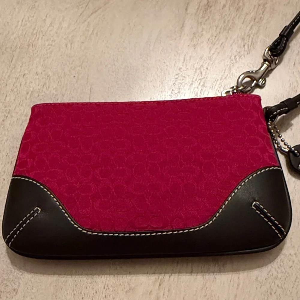 Vintage Coach Soho Wristlet - Picture 3 of 12